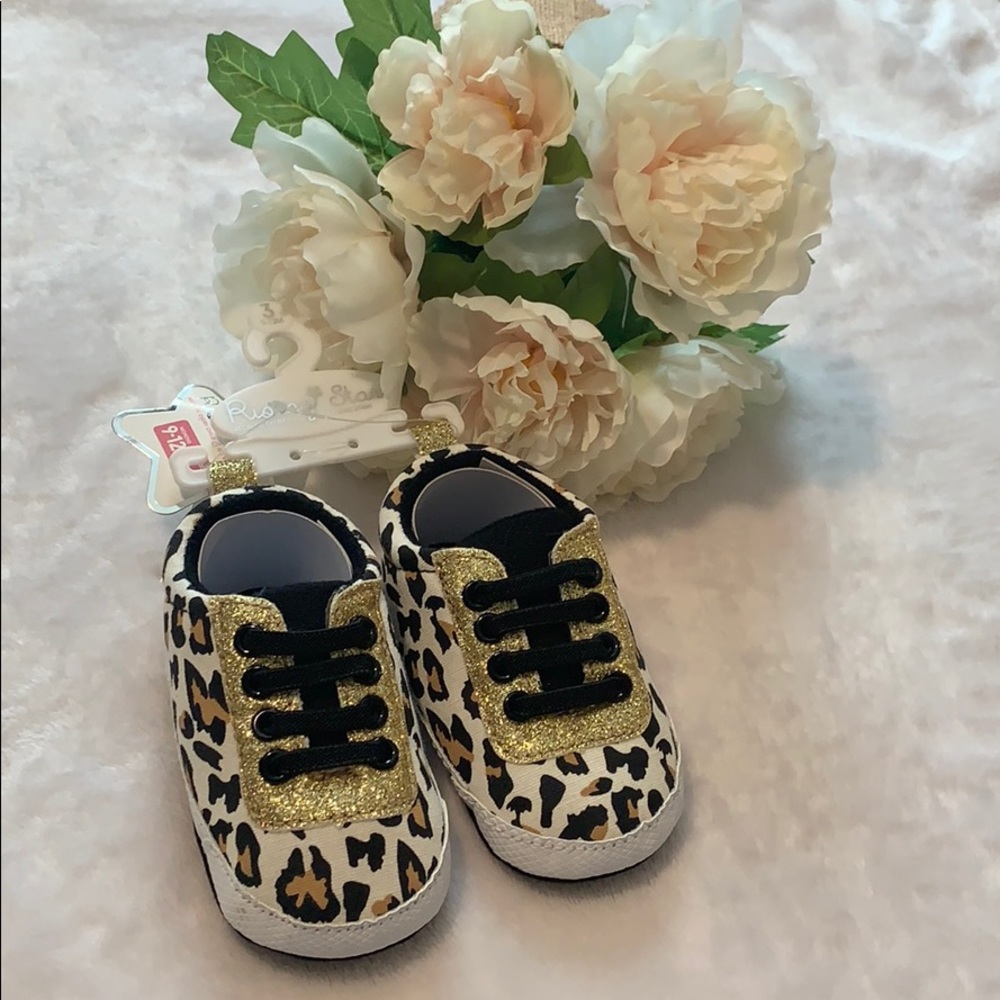 Rising Star Cheetah baby crib shoes 9-12monthsNWT